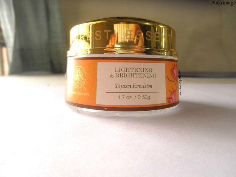 You are currently viewing Forest Essentials Lightening & Brightening Tejasvi Emulsion- Review