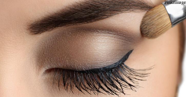 You are currently viewing 10 Astonishing Facts About Makeup That Will Surprise You