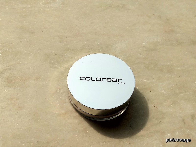 Read more about the article Colorbar Sheer Touch Mattifying Face Powder – Review & Swatches